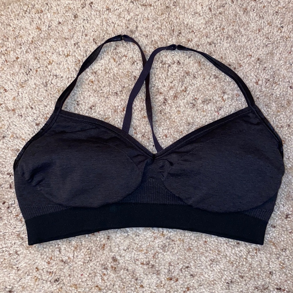 Black Lululemon sports bra
